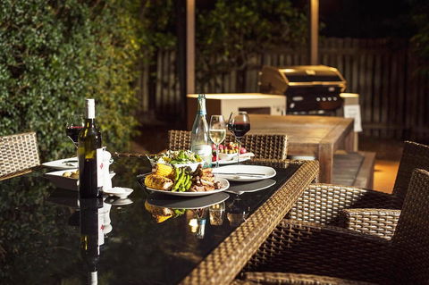 At The Sound Noosa Motel - Palm Beach Accommodation 9