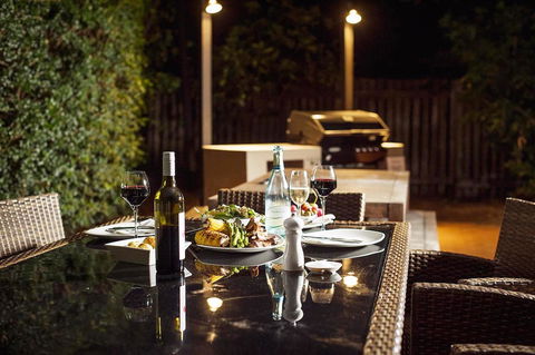 At The Sound Noosa Motel - Palm Beach Accommodation 4