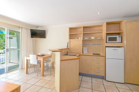 At The Sound Noosa Motel - Palm Beach Accommodation 26