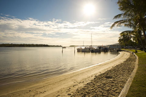 At The Sound Noosa Motel - Palm Beach Accommodation 12