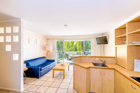 At The Sound Noosa Motel - Palm Beach Accommodation 25