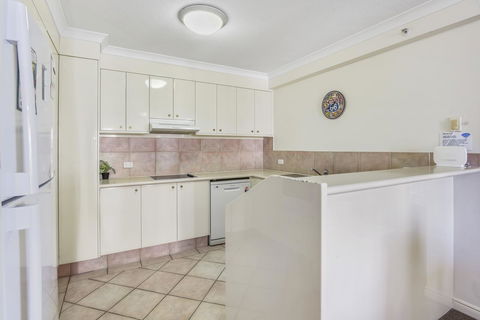 APR Private SUITES MOROC By The Beach - Palm Beach Accommodation 22