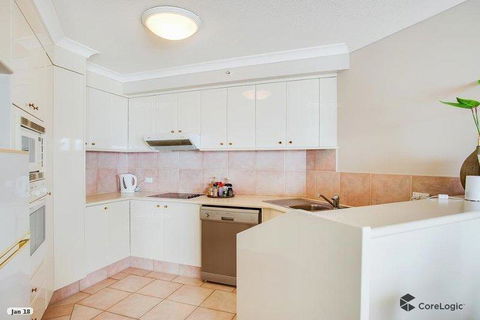 APR Private SUITES MOROC By The Beach - Palm Beach Accommodation 27