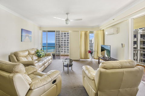 APR Private SUITES MOROC By The Beach - Palm Beach Accommodation 20
