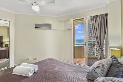 APR Private SUITES MOROC By The Beach - Palm Beach Accommodation 18