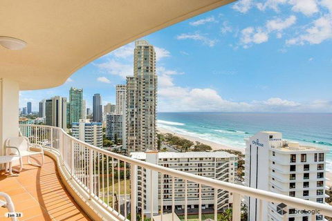 APR Private SUITES MOROC By The Beach - Palm Beach Accommodation 26