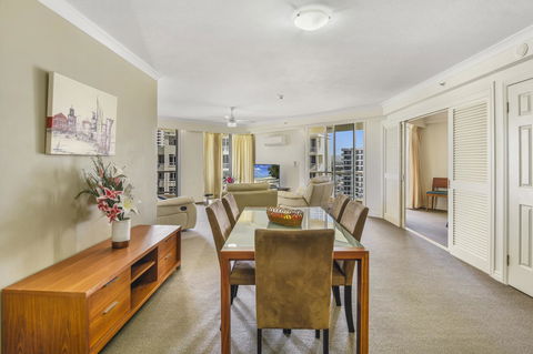 APR Private SUITES MOROC By The Beach - Palm Beach Accommodation 24