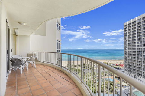 APR Private SUITES MOROC By The Beach - Palm Beach Accommodation 14