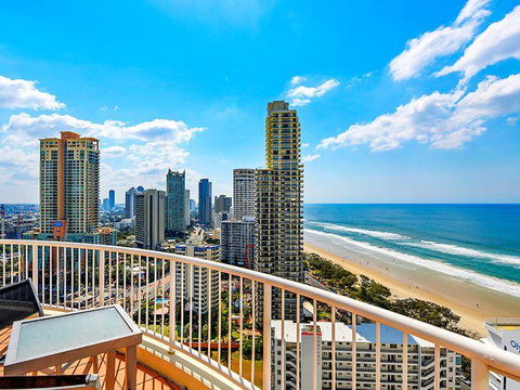 APR Private SUITES MOROC By The Beach - Palm Beach Accommodation 16