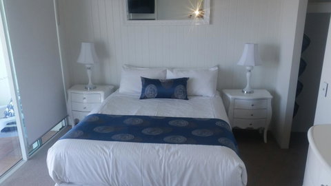 Crystal Bay On The Broadwater - Palm Beach Accommodation 29