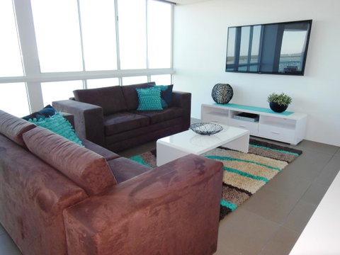 Crystal Bay On The Broadwater - Palm Beach Accommodation 39