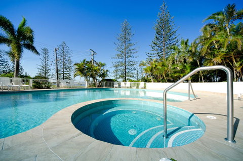 Crystal Bay On The Broadwater - Palm Beach Accommodation 11