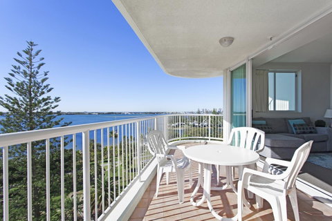 Crystal Bay On The Broadwater - Palm Beach Accommodation 7