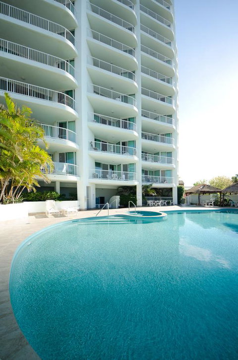 Crystal Bay On The Broadwater - Palm Beach Accommodation 5