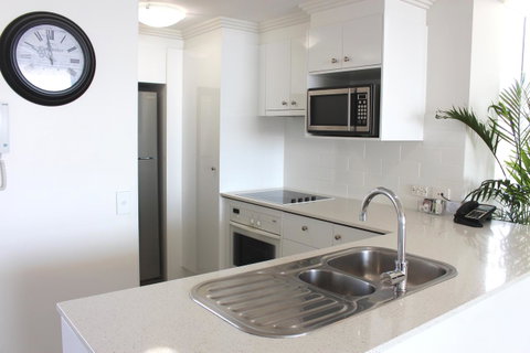 Crystal Bay On The Broadwater - Palm Beach Accommodation 15