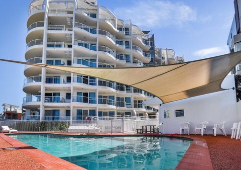 Regency On The Beach - Palm Beach Accommodation 2