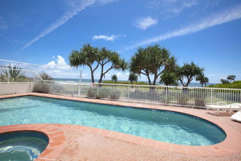 Regency On The Beach - Palm Beach Accommodation 6