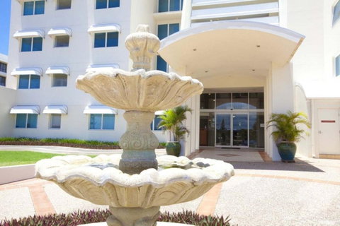 Regency On The Beach - Palm Beach Accommodation 15