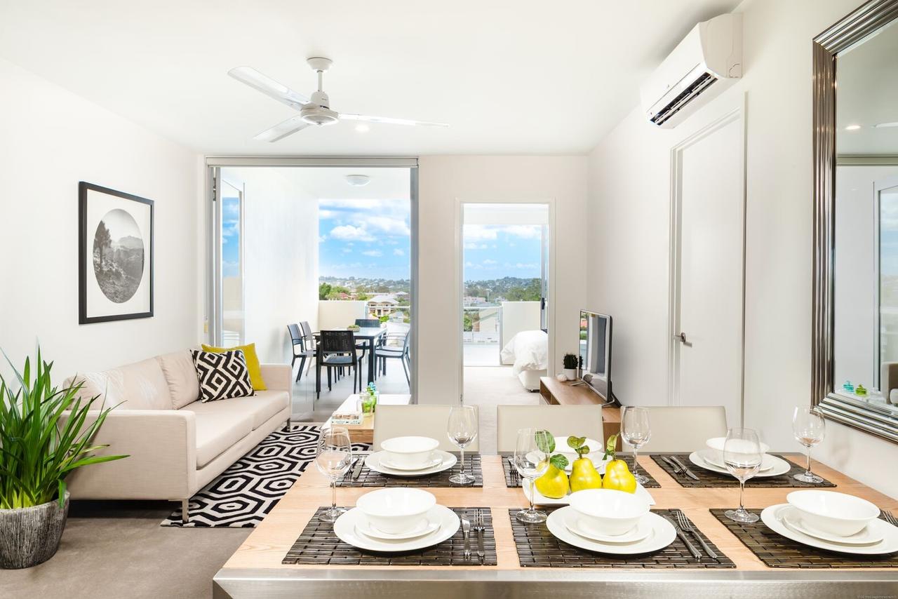 East Brisbane QLD Palm Beach Accommodation