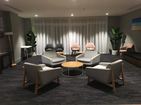 Woodroffe Hotel - Palm Beach Accommodation 4