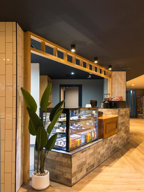 Woodroffe Hotel - Palm Beach Accommodation 21