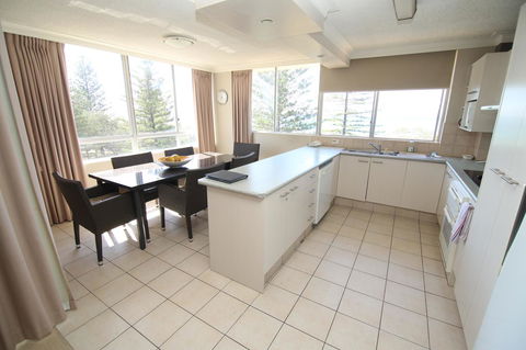 Oceania On Burleigh Beach - Palm Beach Accommodation 5