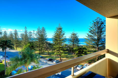 Oceania On Burleigh Beach - Palm Beach Accommodation 0