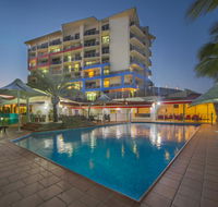 Mackay Marina Hotel - Palm Beach Accommodation