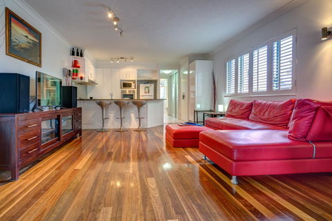 Currumbin Sands On The Beach - Palm Beach Accommodation 20
