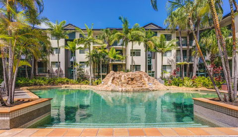 Currumbin Sands On The Beach - Palm Beach Accommodation 3
