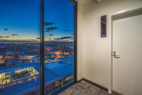 Arena Apartments By CLLIX - Palm Beach Accommodation 15