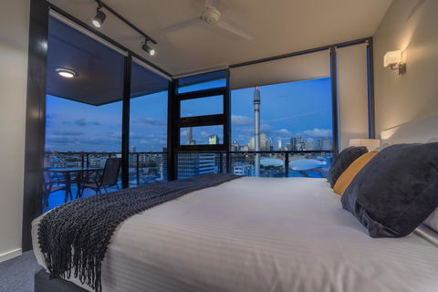 Arena Apartments By CLLIX - Palm Beach Accommodation 9