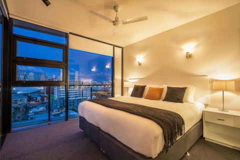 Arena Apartments By CLLIX - Palm Beach Accommodation 13