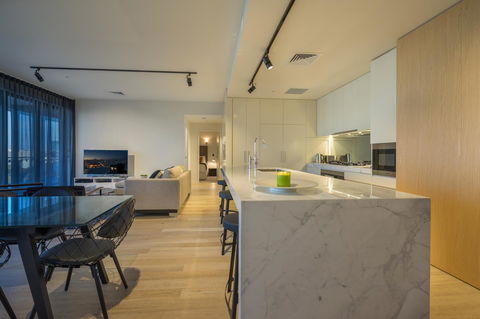 Arena Apartments By CLLIX - Palm Beach Accommodation 29