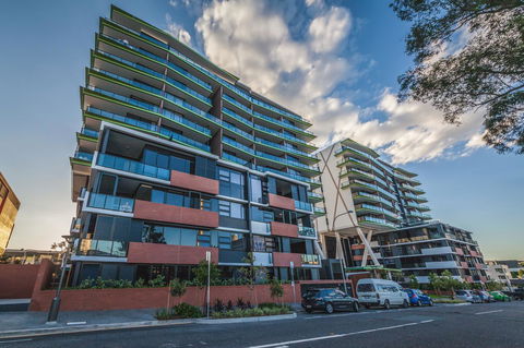 Arena Apartments By CLLIX - Palm Beach Accommodation 5