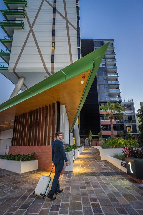 Arena Apartments By CLLIX - Palm Beach Accommodation 22