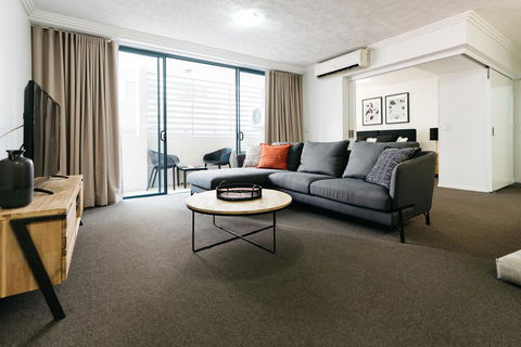 Gabba Central Apartments - Palm Beach Accommodation 2