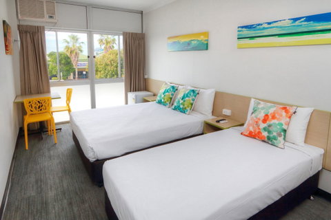 Palm Beach Hotel - Palm Beach Accommodation 0
