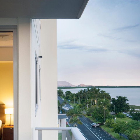 Mantra Trilogy - Palm Beach Accommodation 14