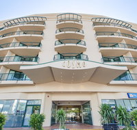 Central Cosmo Apartment Hotel - Palm Beach Accommodation