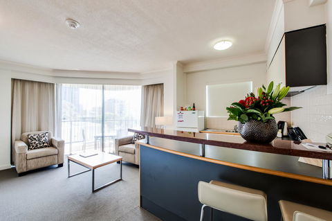 Central Cosmo Apartment Hotel - Palm Beach Accommodation 28