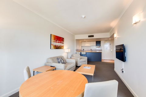 Central Cosmo Apartment Hotel - Palm Beach Accommodation 25