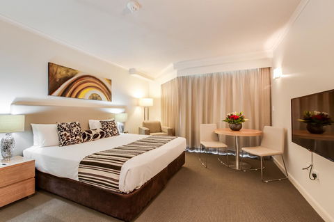 Central Cosmo Apartment Hotel - Palm Beach Accommodation 19