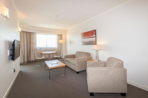 Central Cosmo Apartment Hotel - Palm Beach Accommodation 16
