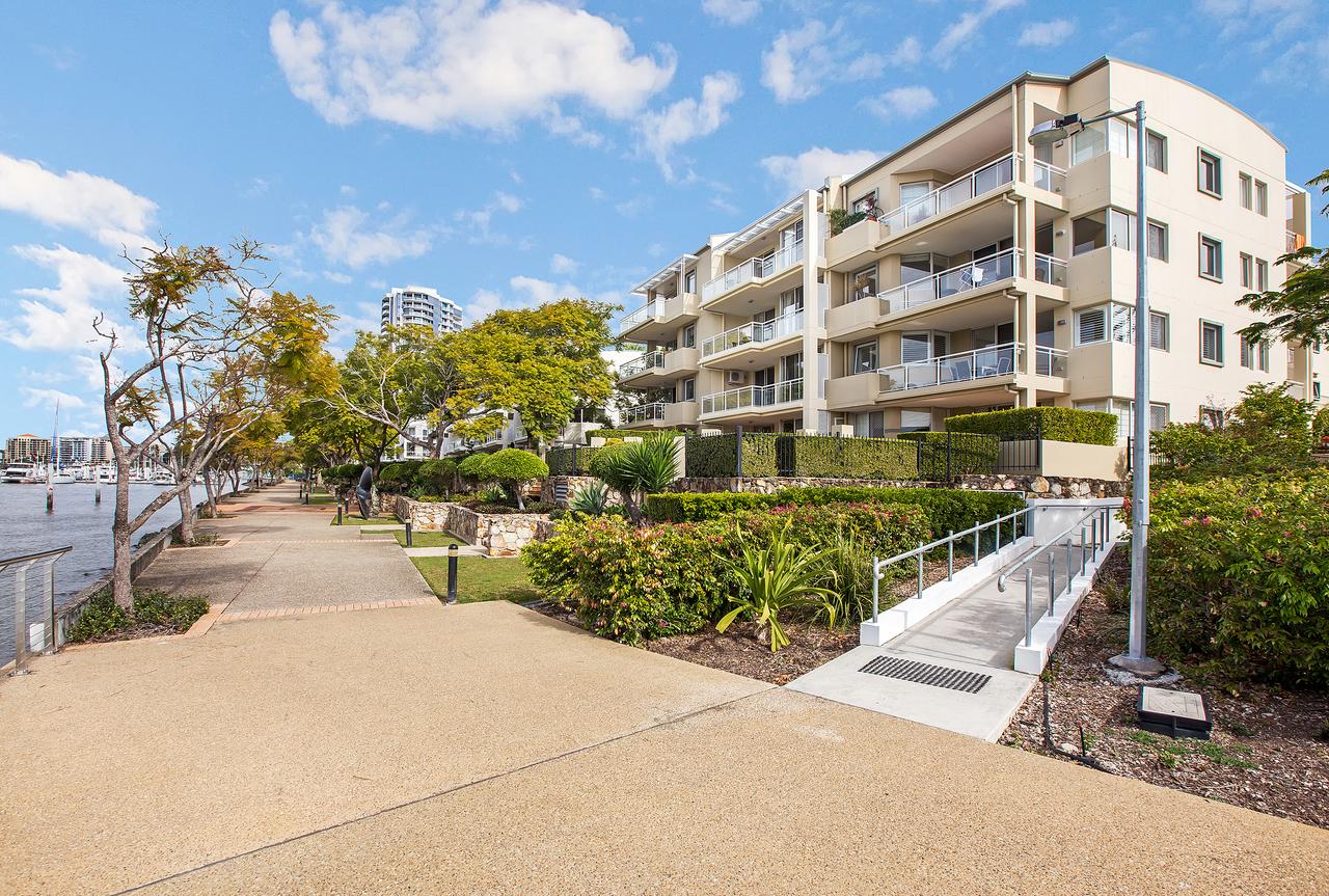 Kangaroo Point QLD Palm Beach Accommodation