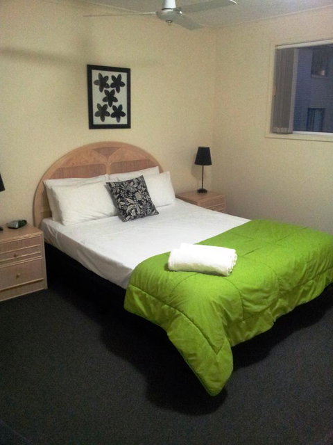 Champelli Palms Apartments - Palm Beach Accommodation 19