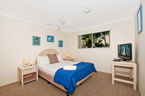 Champelli Palms Apartments - Palm Beach Accommodation 6