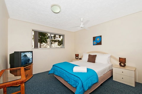 Champelli Palms Apartments - Palm Beach Accommodation 3