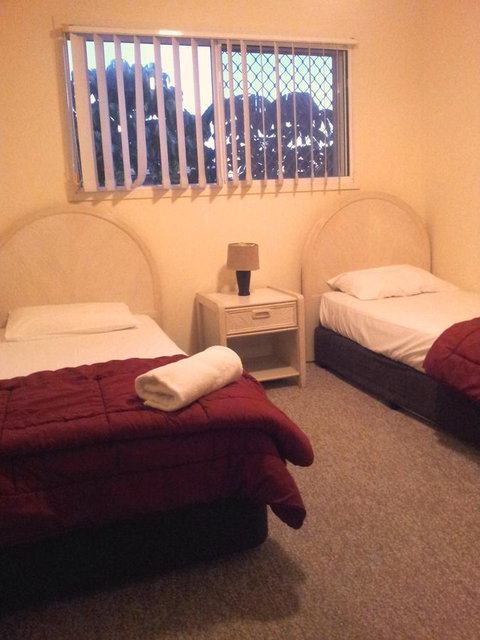 Champelli Palms Apartments - Palm Beach Accommodation 20