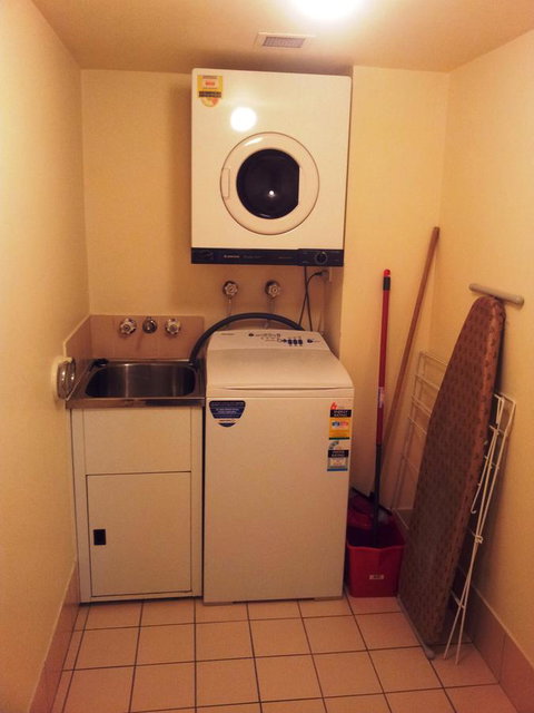 Champelli Palms Apartments - Palm Beach Accommodation 17